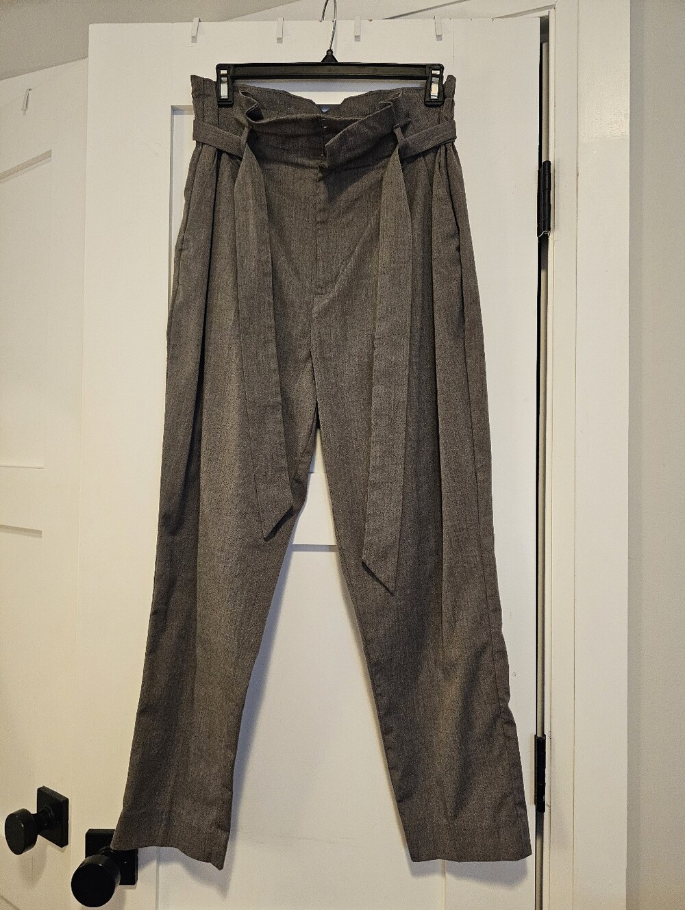 High-Waist Gray Pleated Women’s Trousers with Belt